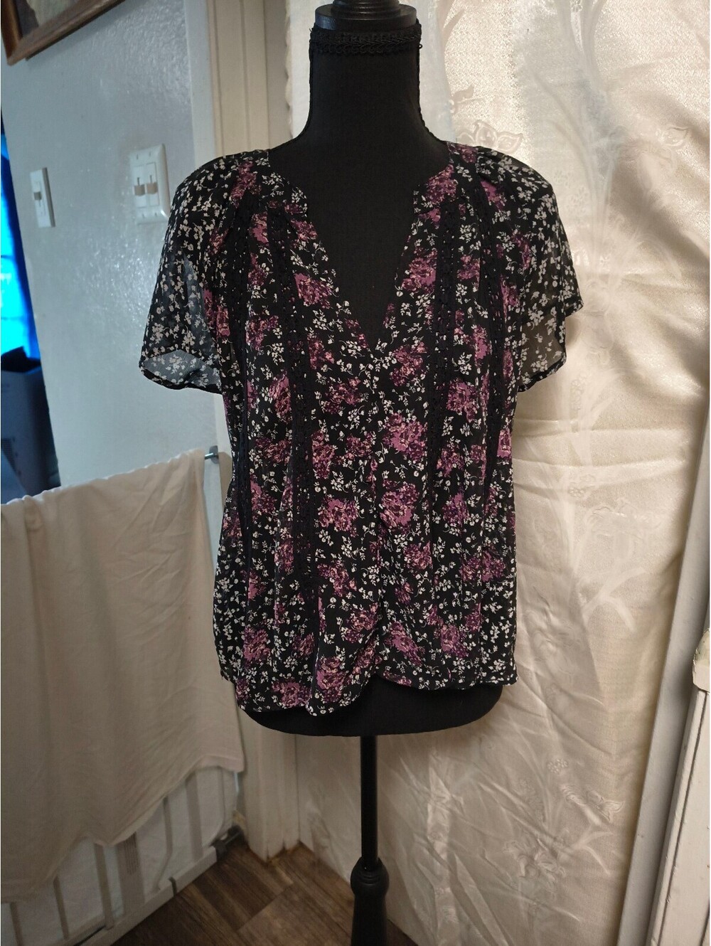Vintage Heart & Soul Black Floral V-Neck Short Sleeve SheerBlouse